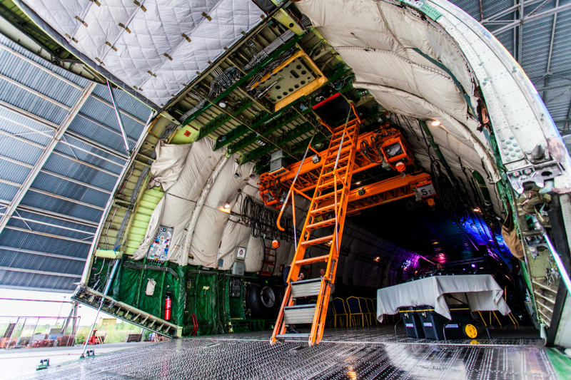 The heaviest strategic airlifter in the world opening its cargo door